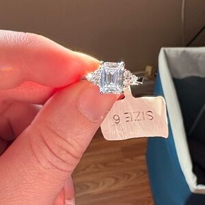 Elegant Silver Women's Ring